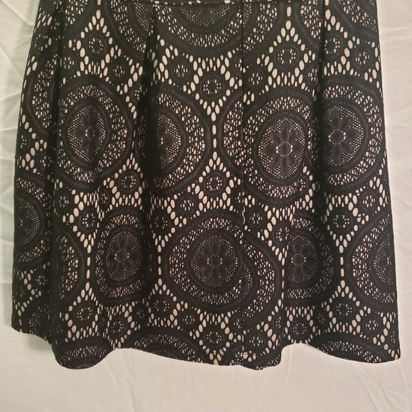 Tacera Short 19" Black Lace Skirt sz 6 - Picture 2 of 4